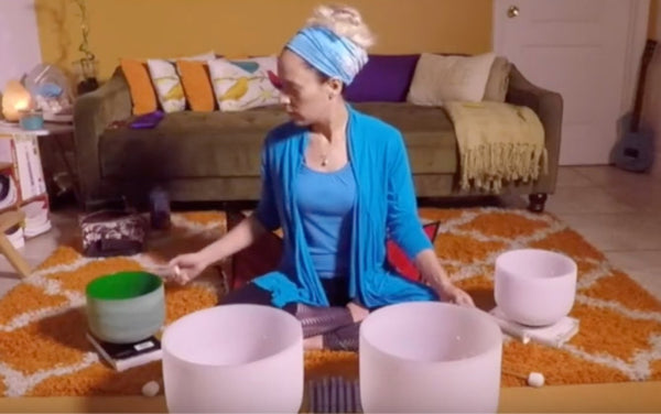 Video Sonoterapia: Frecuencias para conectar con tu subconsciente, sanar heridas y cerrar con amor. - Zayra Mo